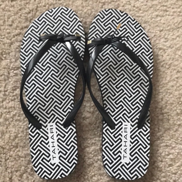 Tahari flip flops Clearance